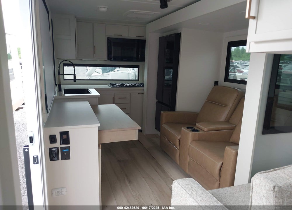 2025 BRINKLEY RV RV VIN: 7T0T13125SC000541