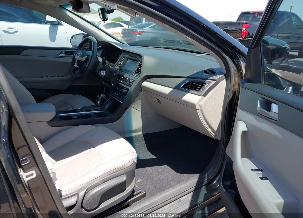 2017 HYUNDAI SONATA VIN: 5NPE24AF5HH482649