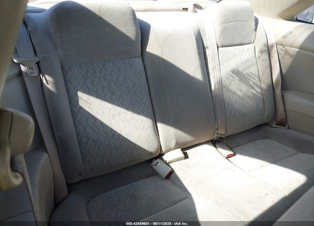2002 HONDA CIVIC LX VIN: 1HGEM22562L020500