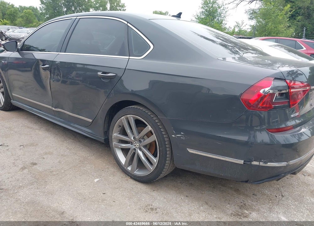 2017 VOLKSWAGEN PASSAT VIN: 1VWDT7A37HC000823