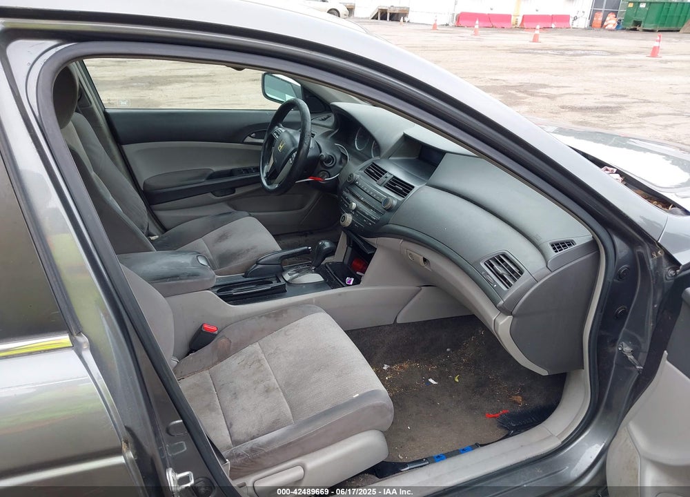 2009 HONDA ACCORD VIN: 1HGCP26499A051231
