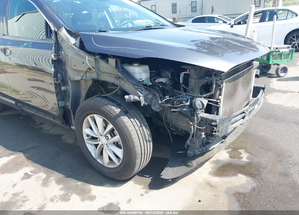 2016 KIA SORENTO VIN: 5XYPG4A32GG023875
