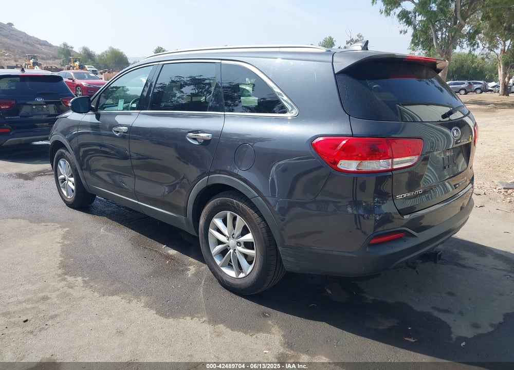 2016 KIA SORENTO VIN: 5XYPG4A32GG023875