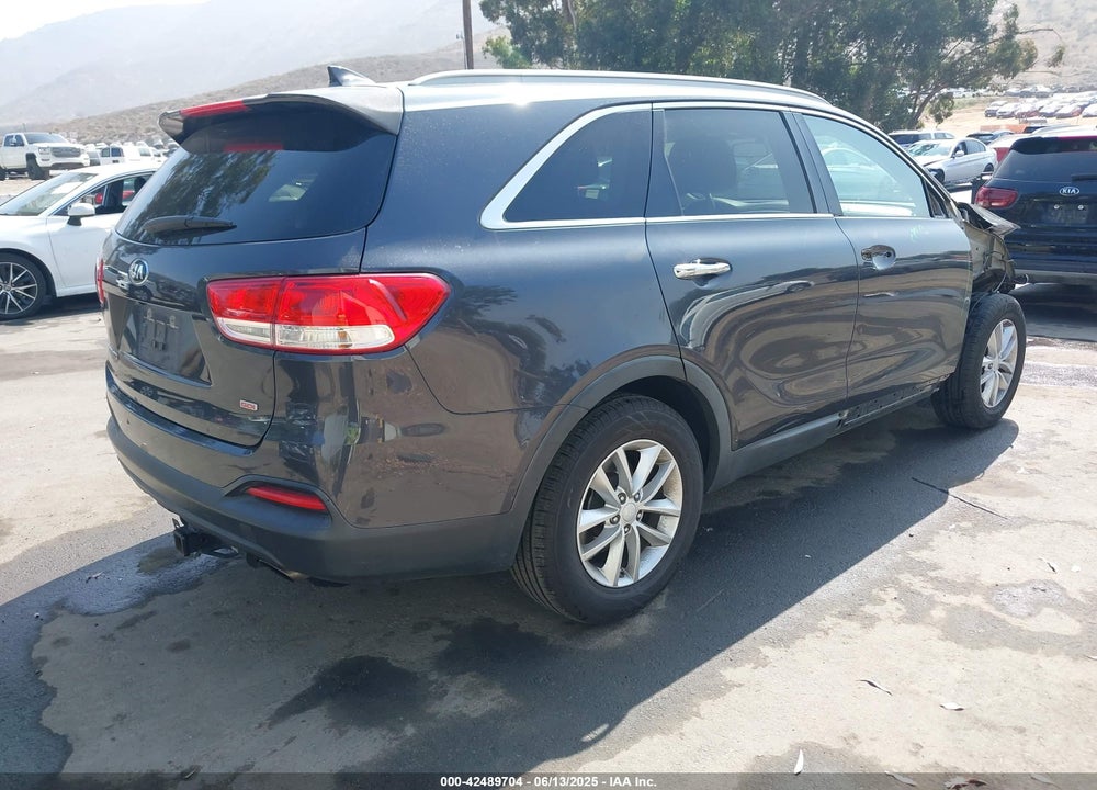 2016 KIA SORENTO VIN: 5XYPG4A32GG023875