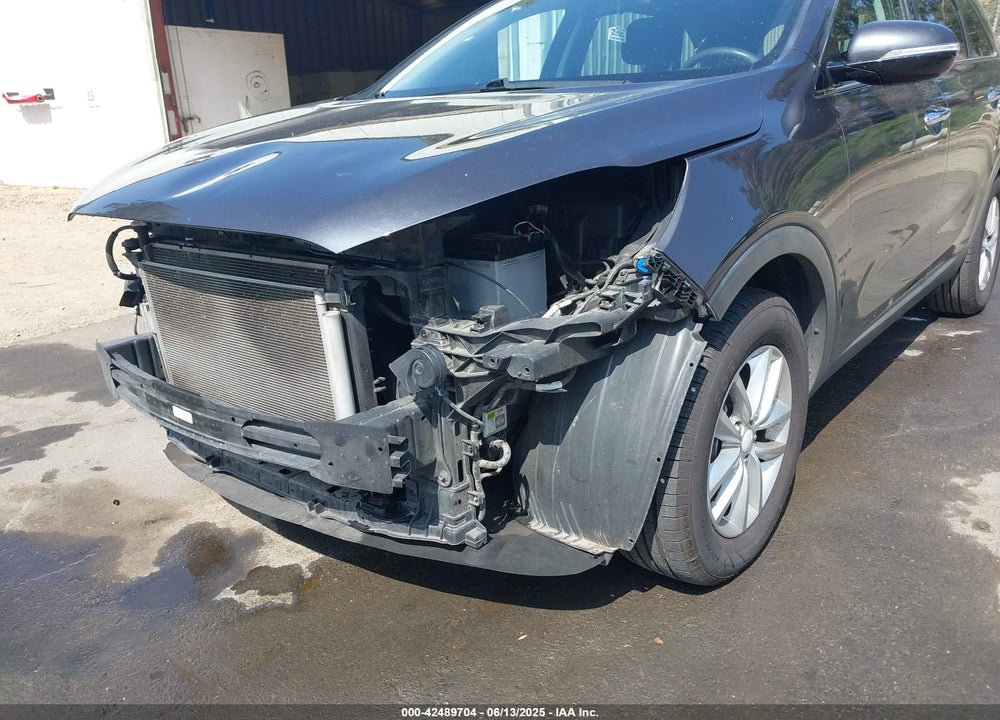 2016 KIA SORENTO VIN: 5XYPG4A32GG023875