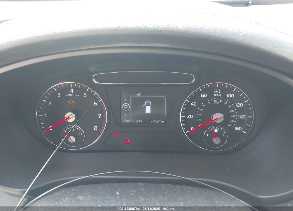 2016 KIA SORENTO VIN: 5XYPG4A32GG023875