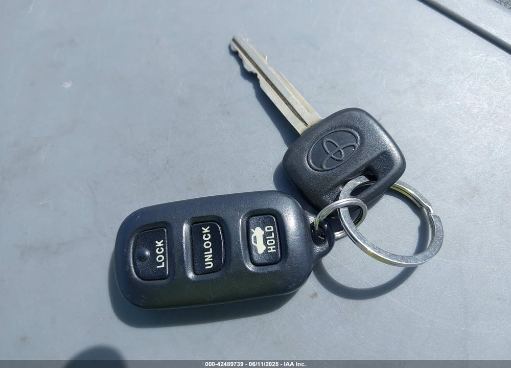 2004 TOYOTA CAMRY VIN: JTDBE32K040288389