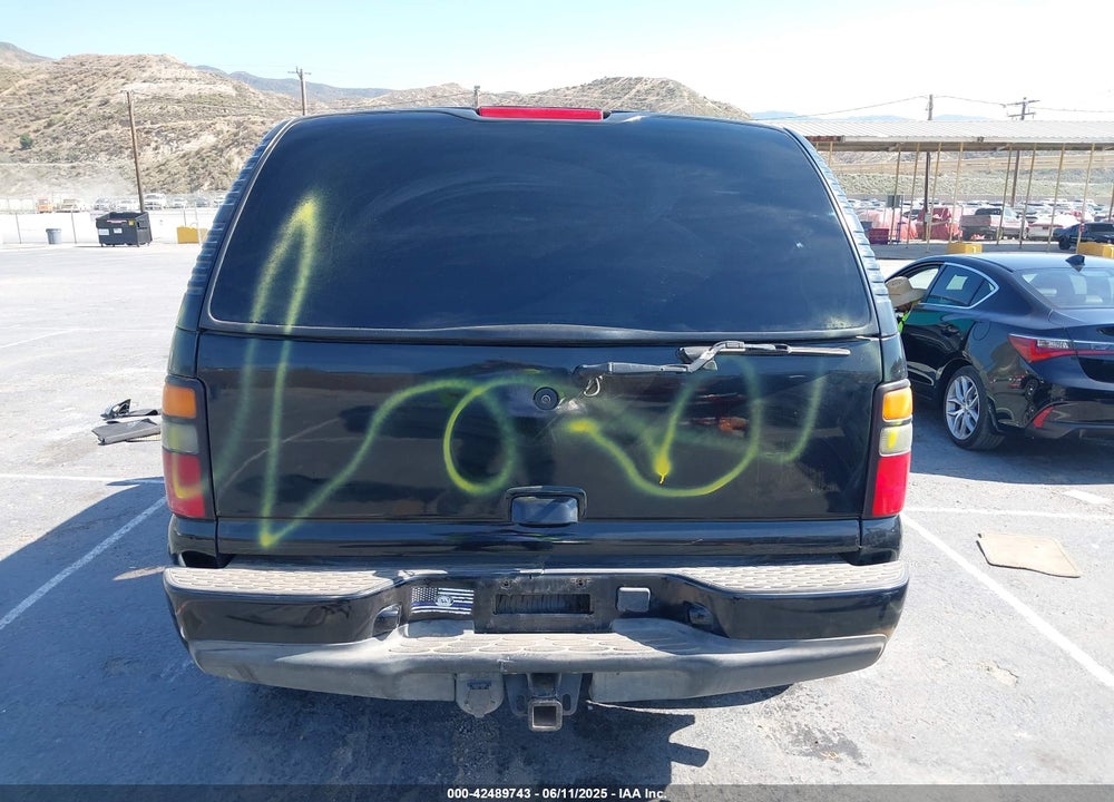 2005 GMC YUKON DENALI VIN: 1GKEK63U35J128028