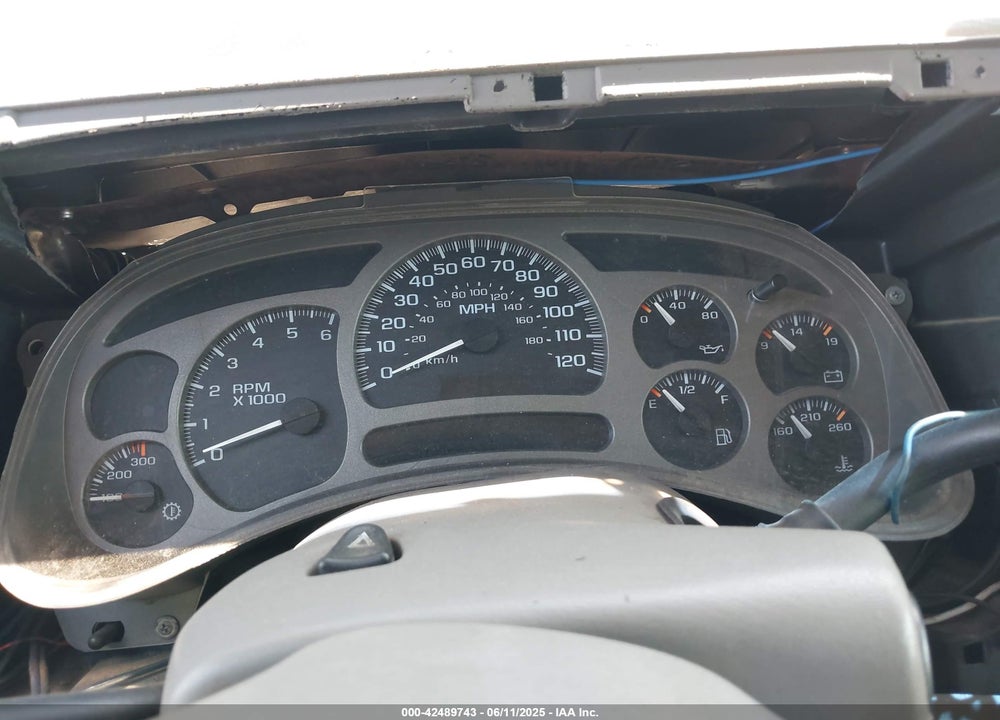 2005 GMC YUKON DENALI VIN: 1GKEK63U35J128028