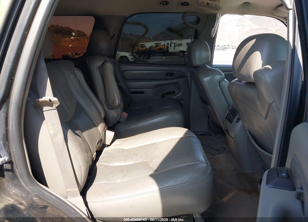2005 GMC YUKON DENALI VIN: 1GKEK63U35J128028