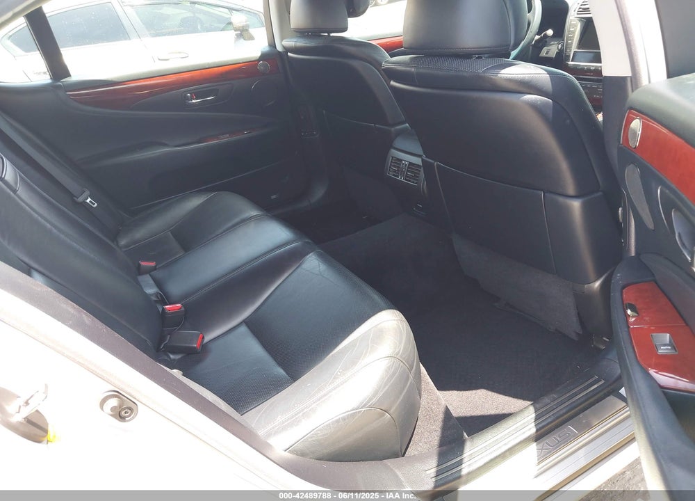2011 LEXUS LS 460 L VIN: JTHGL5EFXB5042051