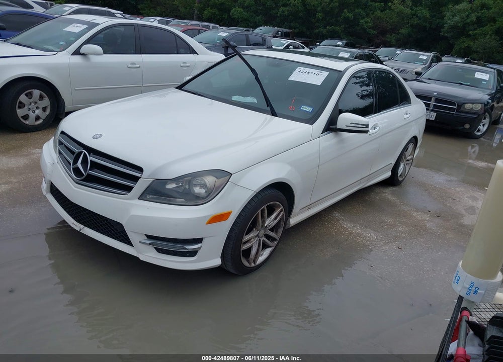 2014 MERCEDES-BENZ C 250 VIN: WDDGF4HB1EA934119