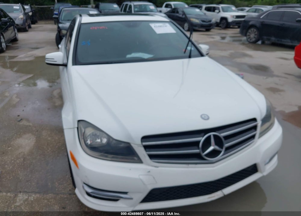 2014 MERCEDES-BENZ C 250 VIN: WDDGF4HB1EA934119