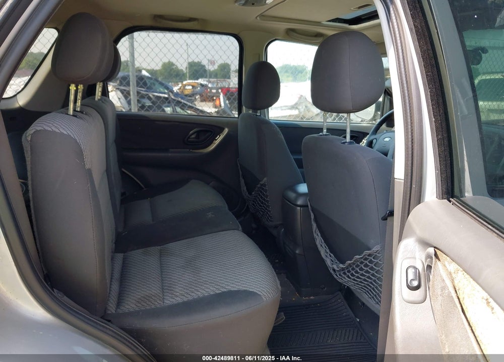2004 FORD ESCAPE XLT VIN: 1FMYU03104KB41636
