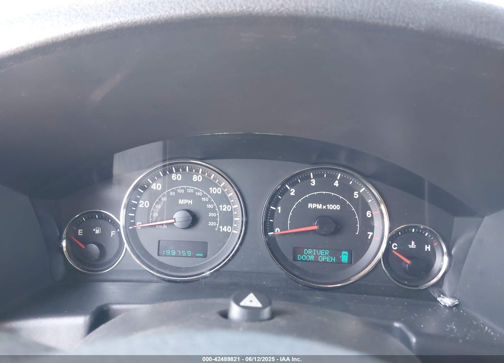 2006 JEEP COMMANDER VIN: 1J8HG48NX6C124394