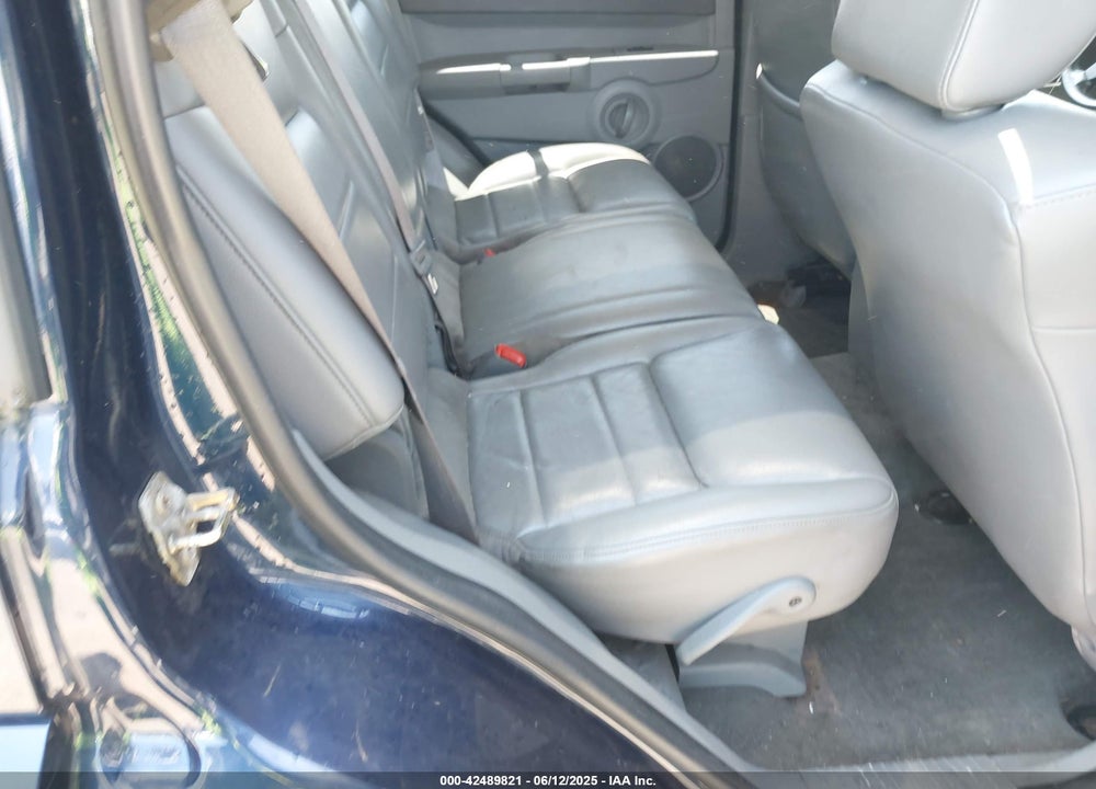 2006 JEEP COMMANDER VIN: 1J8HG48NX6C124394