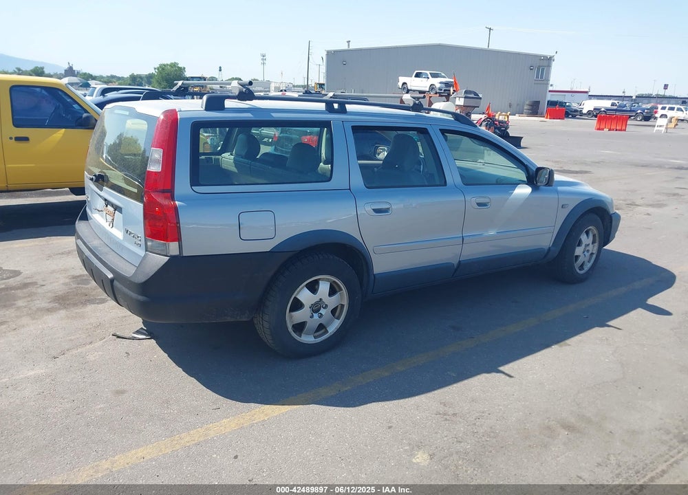 2002 VOLVO V70 XC VIN: YV1SZ58D221072232