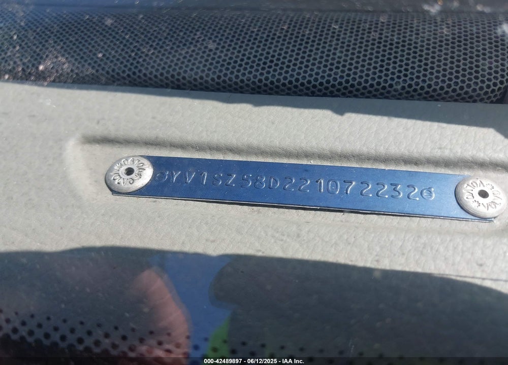 2002 VOLVO V70 XC VIN: YV1SZ58D221072232