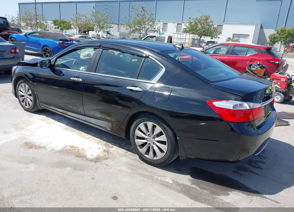 2015 HONDA ACCORD VIN: 1HGCR2F77FA082798