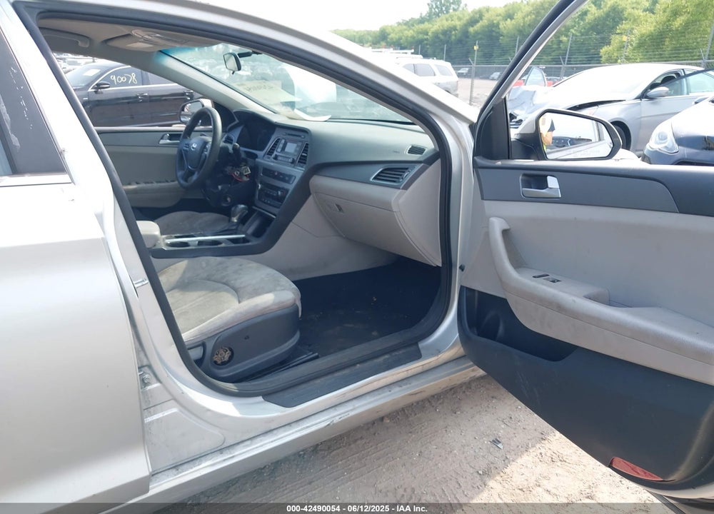 2015 HYUNDAI SONATA SE VIN: 5NPE24AF8FH134602