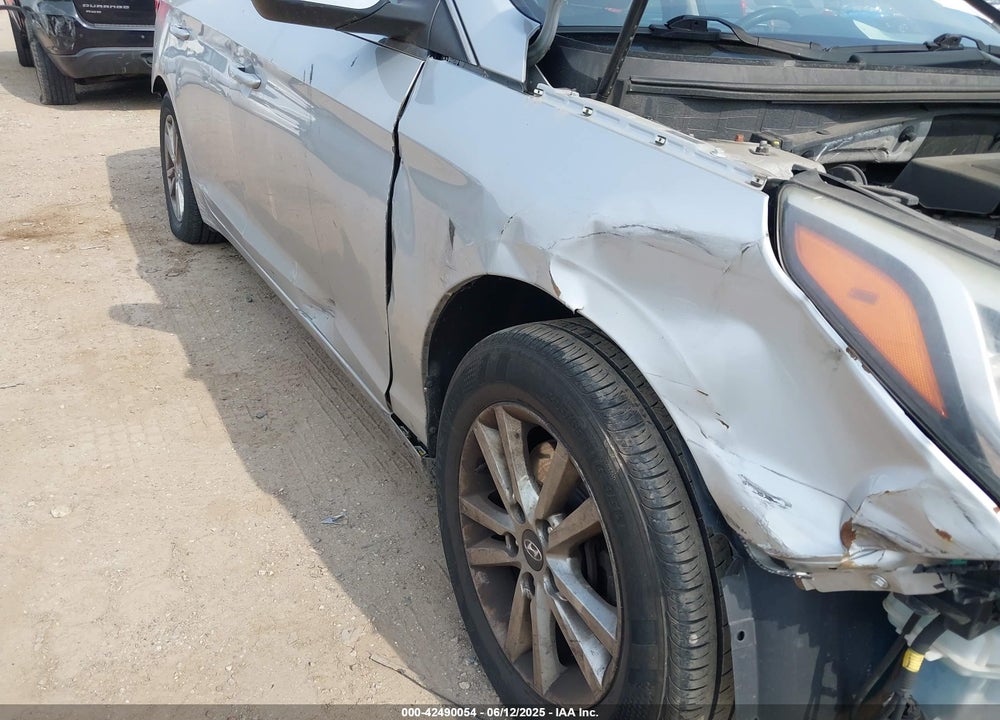 2015 HYUNDAI SONATA SE VIN: 5NPE24AF8FH134602