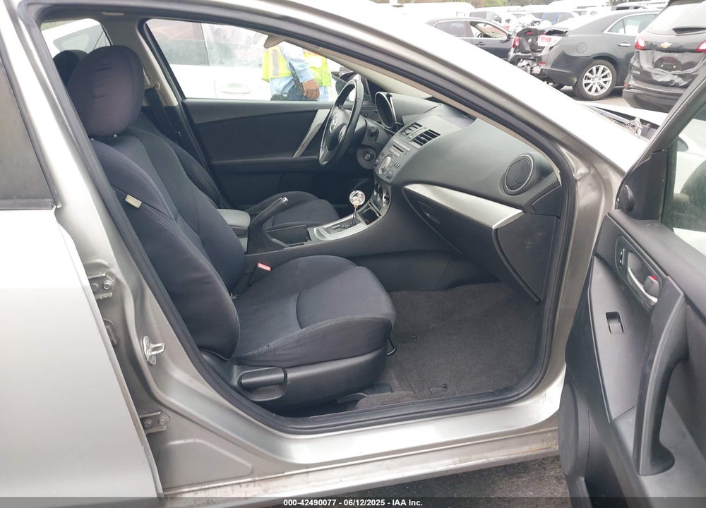 2011 MAZDA 3 S SPORT VIN: JM1BL1U60B1366526