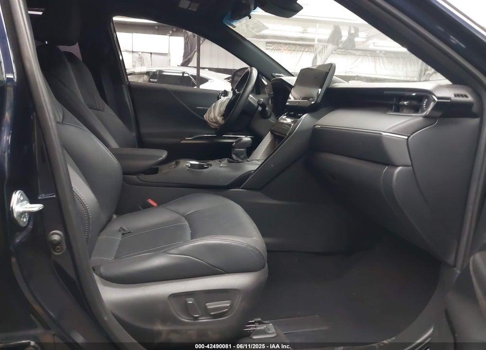 2021 TOYOTA VENZA VIN: JTEAAAAH6MJ072036