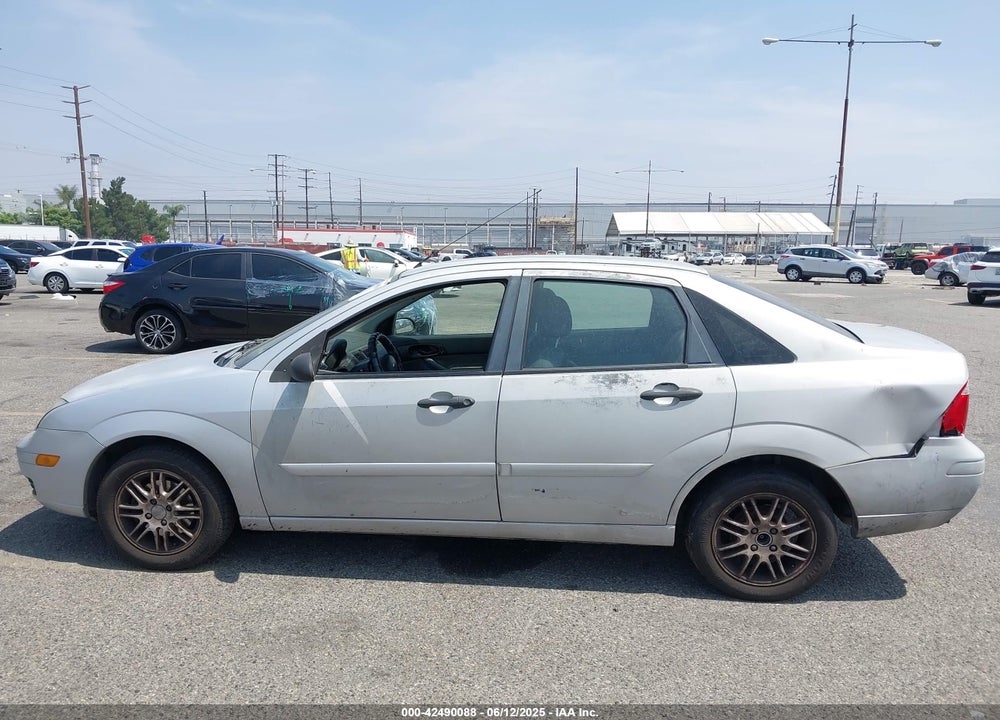 2007 FORD FOCUS VIN: 1FAFP34N37W322481