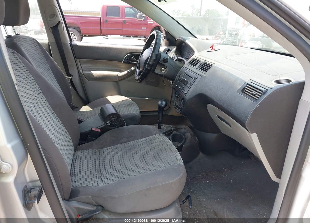 2007 FORD FOCUS VIN: 1FAFP34N37W322481