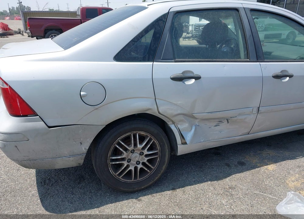 2007 FORD FOCUS VIN: 1FAFP34N37W322481