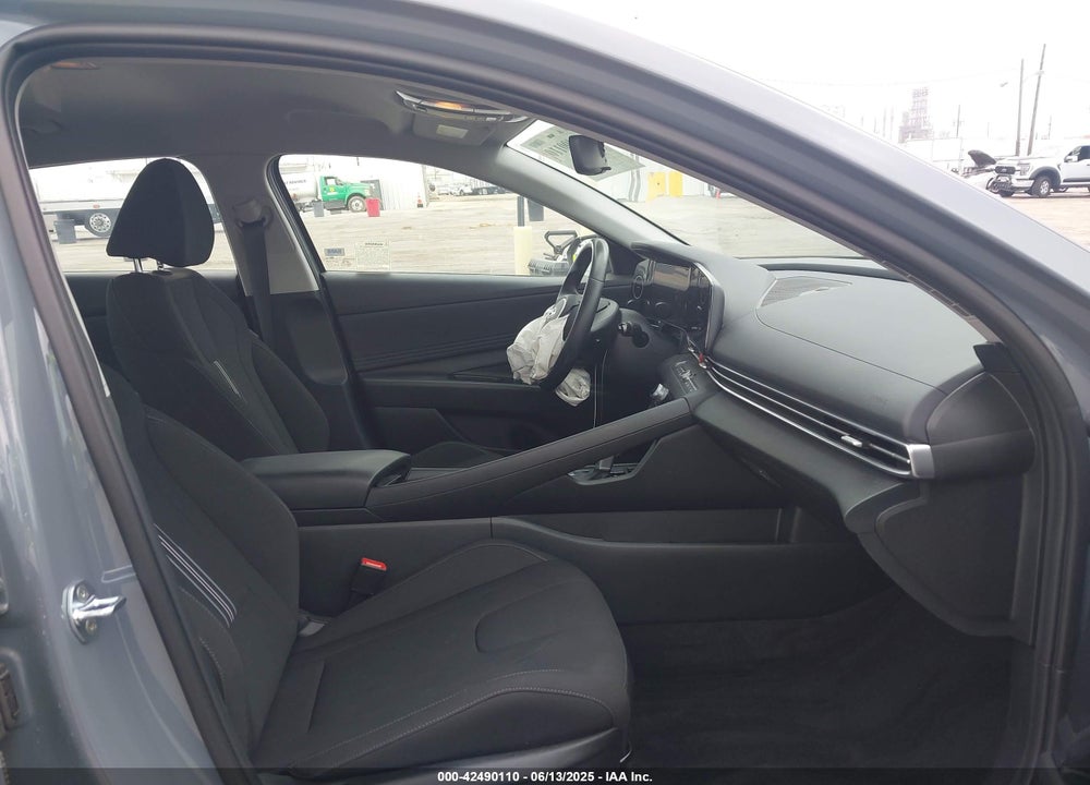 2023 HYUNDAI ELANTRA VIN: KMHLS4AG4PU437055