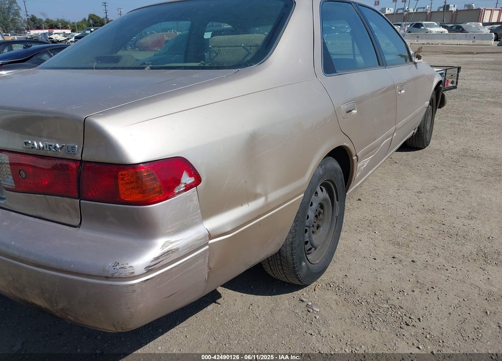 2000 TOYOTA CAMRY LE VIN: JT2BG22K0Y0454073