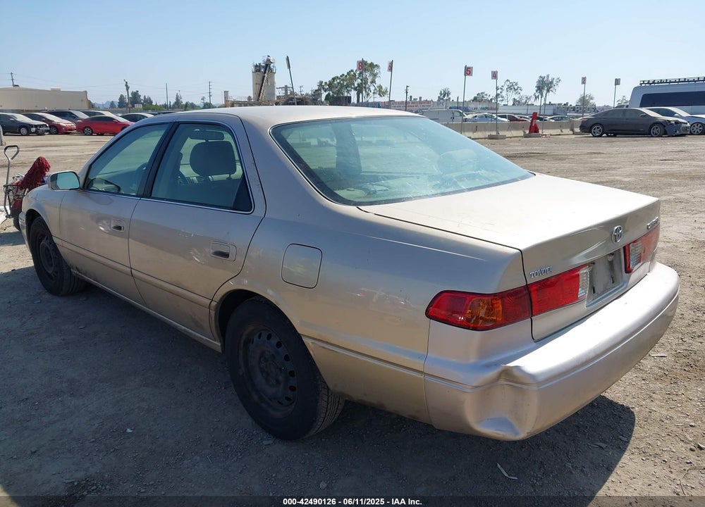 2000 TOYOTA CAMRY LE VIN: JT2BG22K0Y0454073