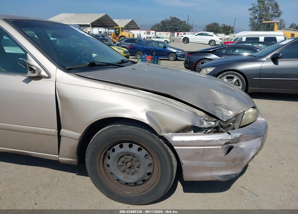 2000 TOYOTA CAMRY LE VIN: JT2BG22K0Y0454073