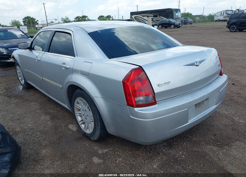 2005 CHRYSLER 300 VIN: 2C3JA43R15H539351