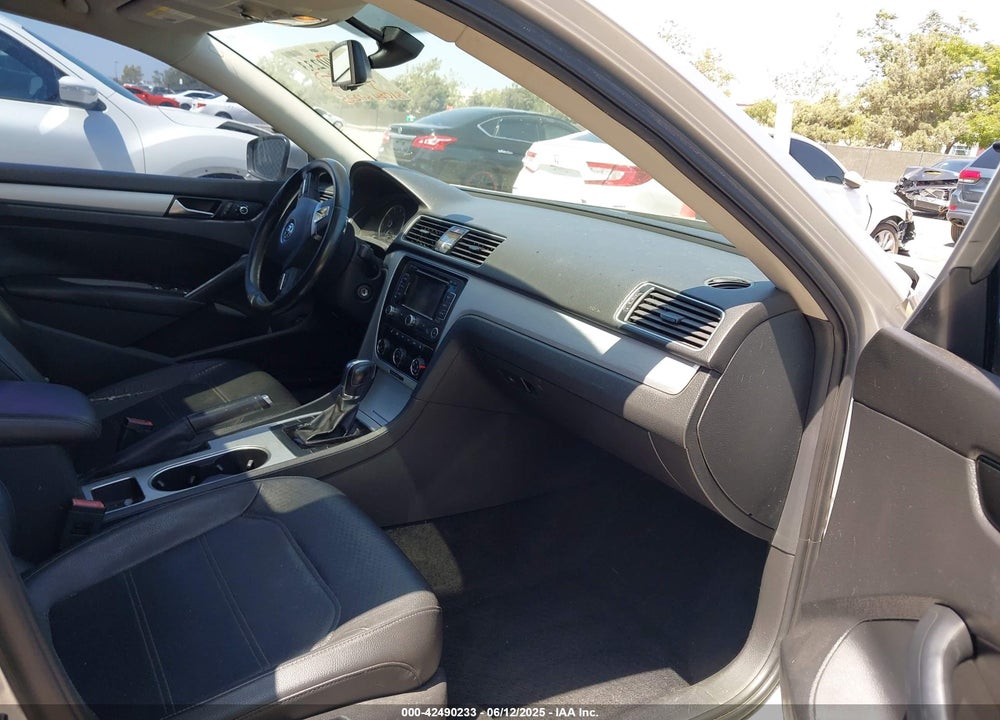 2013 VOLKSWAGEN PASSAT VIN: 1VWBP7A39DC026166