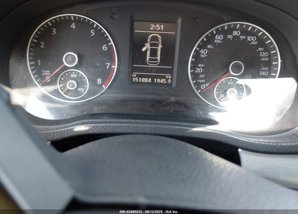 2013 VOLKSWAGEN PASSAT VIN: 1VWBP7A39DC026166
