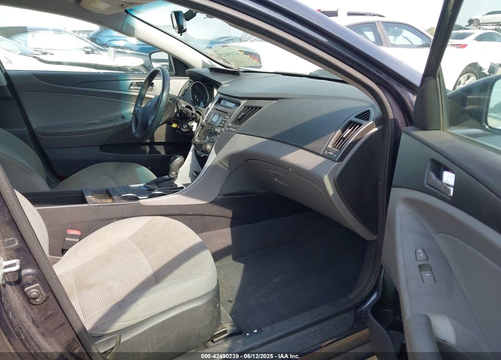 2013 HYUNDAI SONATA VIN: 5NPEB4AC6DH561456