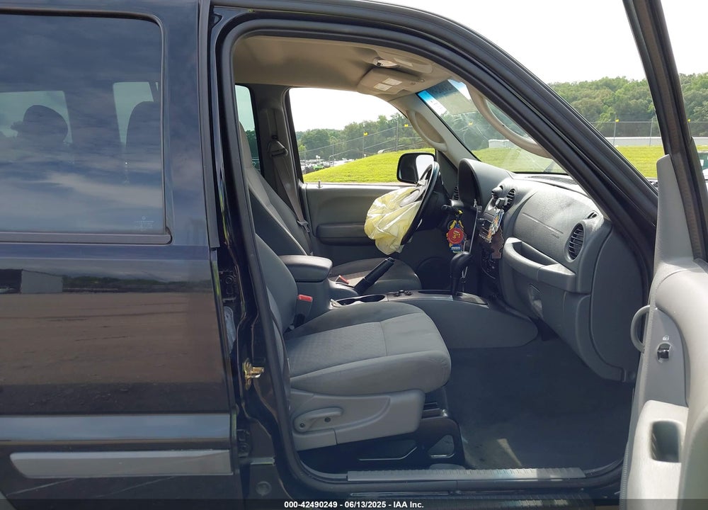 2005 JEEP LIBERTY SPORT VIN: 1J4GK48K25W517451