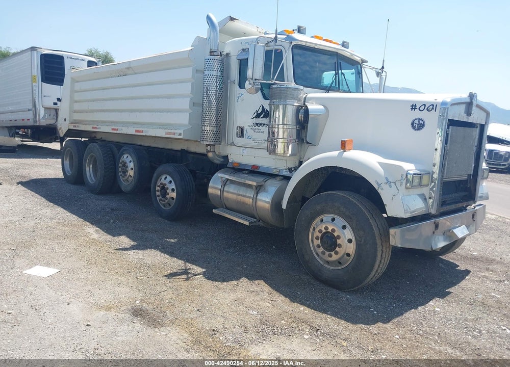2000 KENWORTH CONSTRUCTION W900 VIN: 1NKWXRTXXYS840630