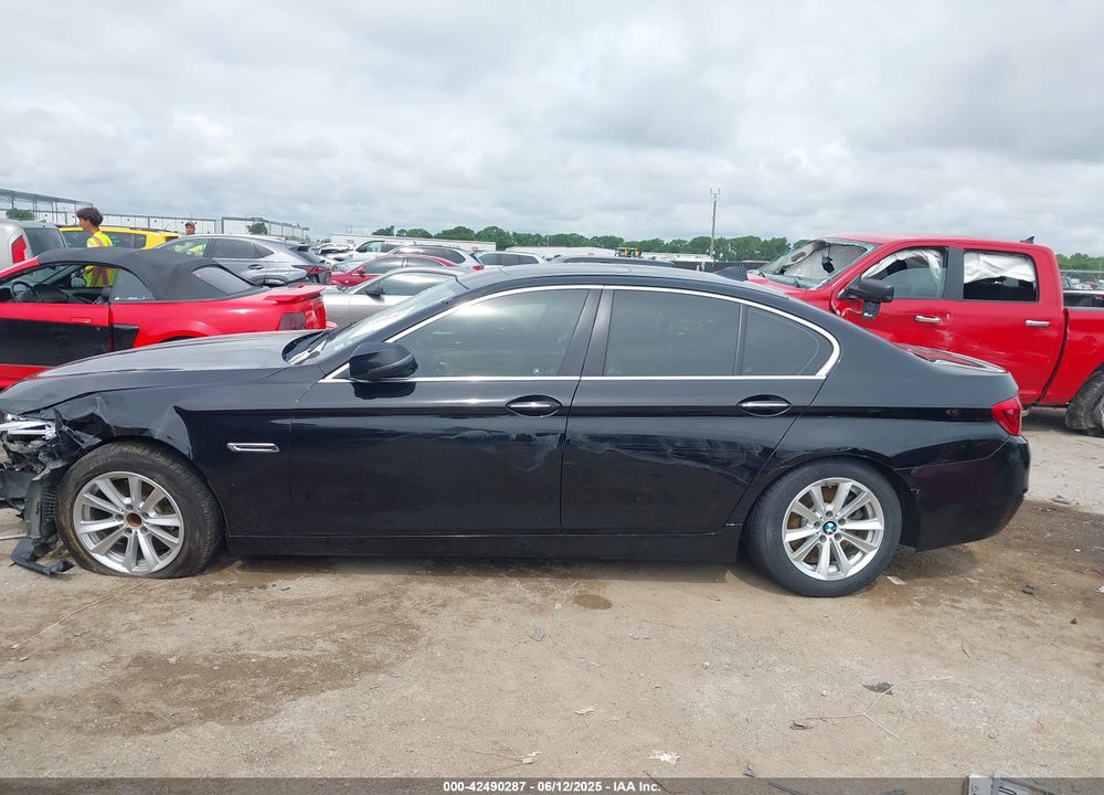 2016 BMW 528 VIN: WBA5A5C55GG351220