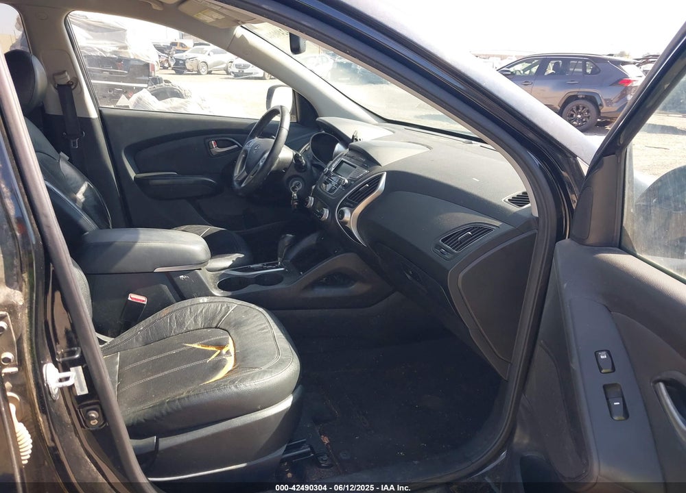 2010 HYUNDAI TUCSON VIN: KM8JU3AC4AU069816