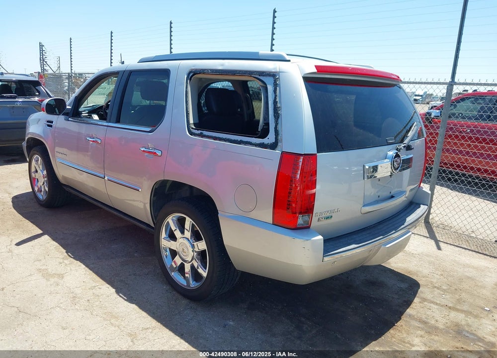 2011 CADILLAC ESCALADE VIN: 1GYS3CEF7BR126203