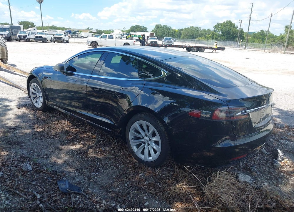 2017 TESLA MODEL S VIN: 5YJSA1E13HF199359