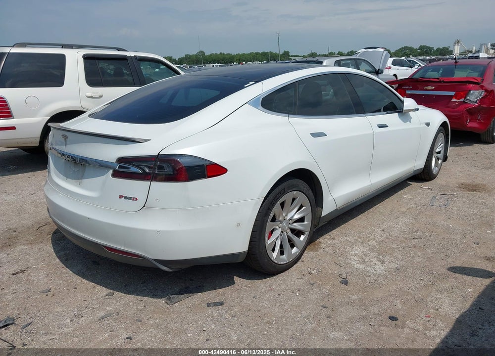 2014 TESLA MODEL S VIN: 5YJSA1H21EFP68208