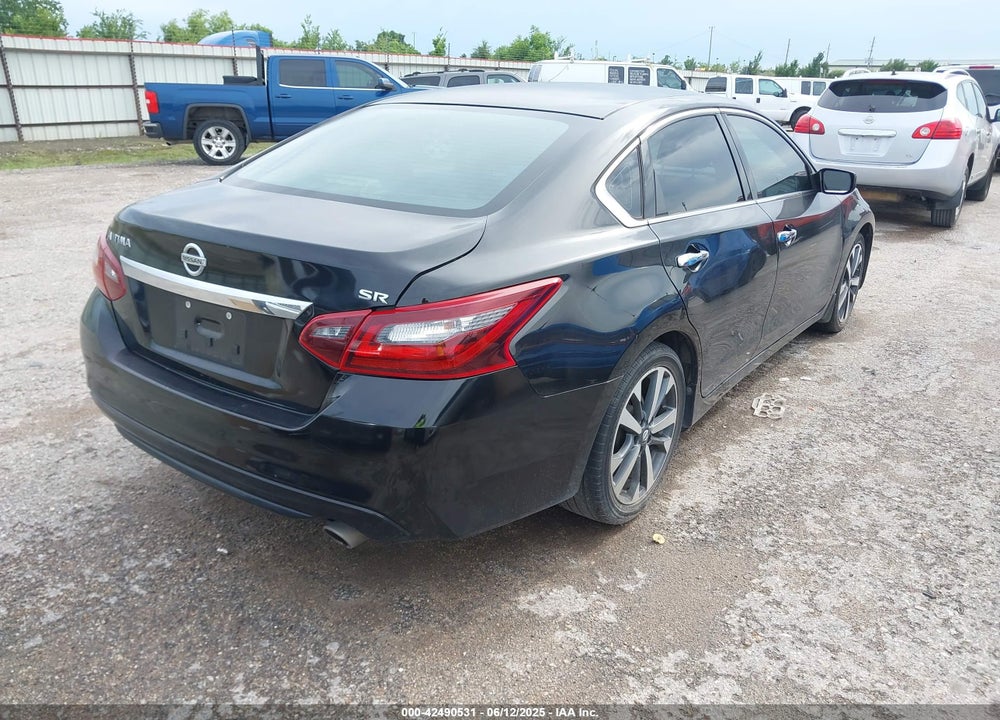 2017 NISSAN ALTIMA VIN: 1N4AL3AP4HC254822