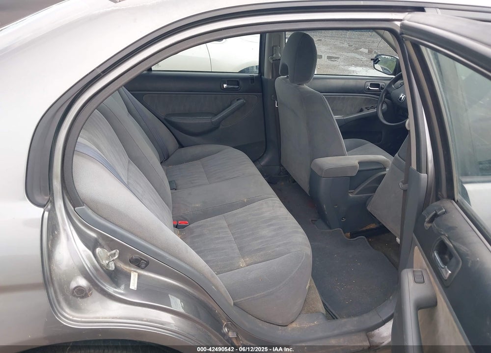 2005 HONDA CIVIC LX VIN: 2HGES16535H525826