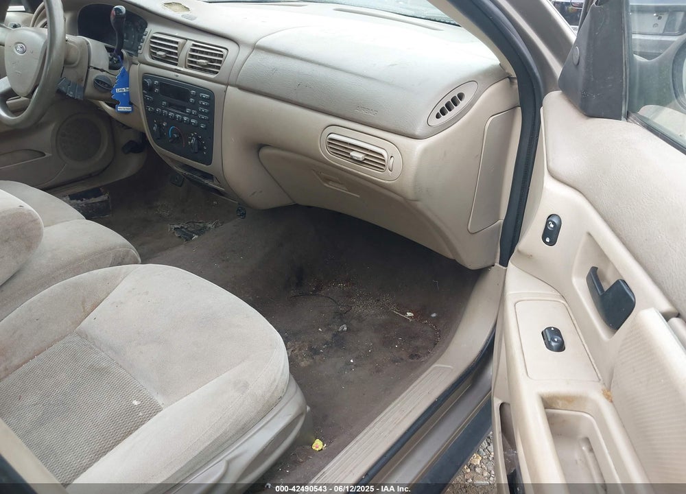 2005 FORD TAURUS SE VIN: 1FAHP53285A177492