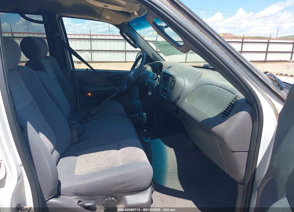 2002 FORD F-150 LARIAT/XLT VIN: 1FTRW07622KD92504