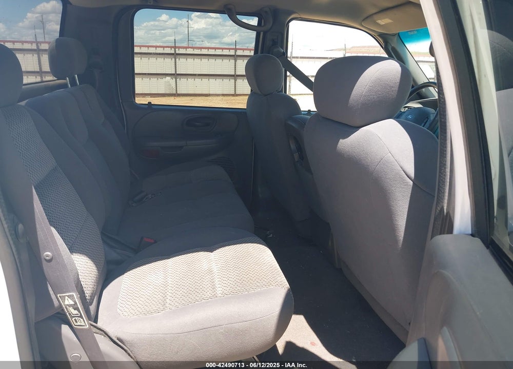 2002 FORD F-150 LARIAT/XLT VIN: 1FTRW07622KD92504
